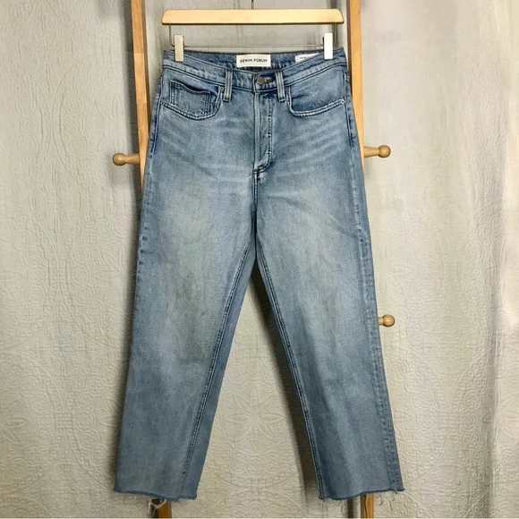 Aritzia Denim Forum Arlo High Rise Straight Cropped Raw Hem Jeans, Size 28 - Picture 3 of 4